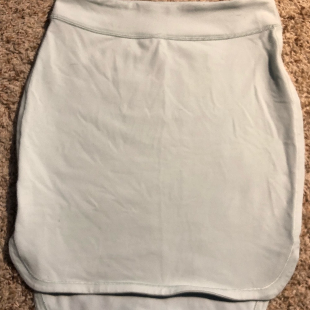 Lululemon Mint Color city skirt - Picture 4 of 4